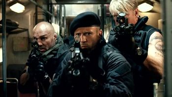 Mocna dawka testosteronu i plejada gwiazd. Polsat dziś przypomni kultowy film akcji, nie przegap!