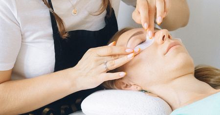 Salon kosmetyczny obniża na stałe ceny swoich usług. W ten sposób sprzeciwia się Polskiemu Ładowi i podwyżkom cen