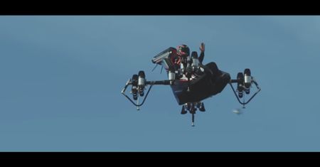 Zapata JetRacer. Nowy dron pasażerski z dziesięcioma silnikami
