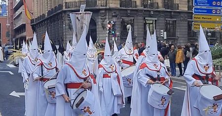 Wielkie widowisko na ulicach. Tam już zaczęli świętowanie