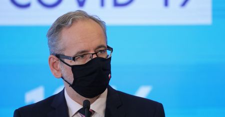 Nowe obostrzenia w grze. Bary i restauracje będą skracać godziny pracy