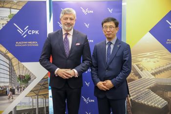 Przedstawiciele CPK popisali porozumienie. Chcą uczyć się od Koreańczyków
