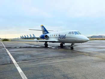 Laserem z satelity w samolot. Rewolucyjna prędkość