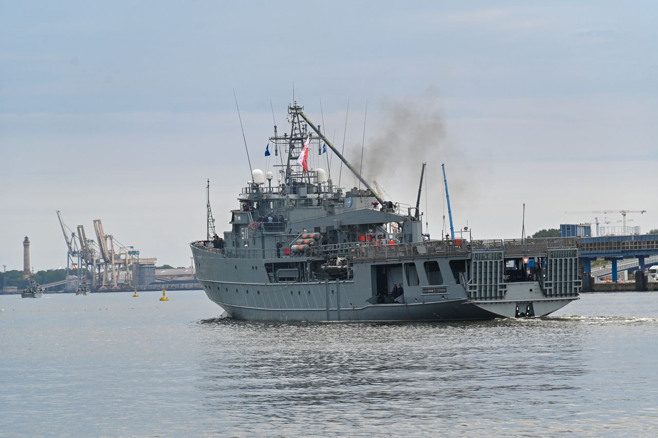 ORP "Kontradmirał Xawery Czernicki"