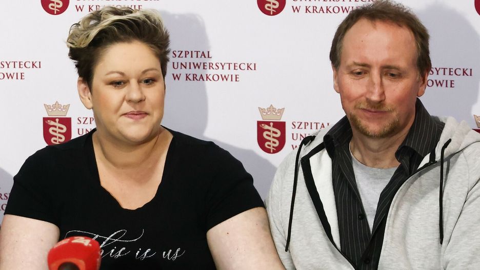 Pi?cioraczki przysz?y na ?wiat w Krakowie14.02.2023 Krakow Szpital Uniwersytecki gdzie na swiat przyszly piecioraczki 
fot. Beata Zawrzel/REPORTER
N/z rodzice piecioraczkowBeata Zawrzel/REPORTER