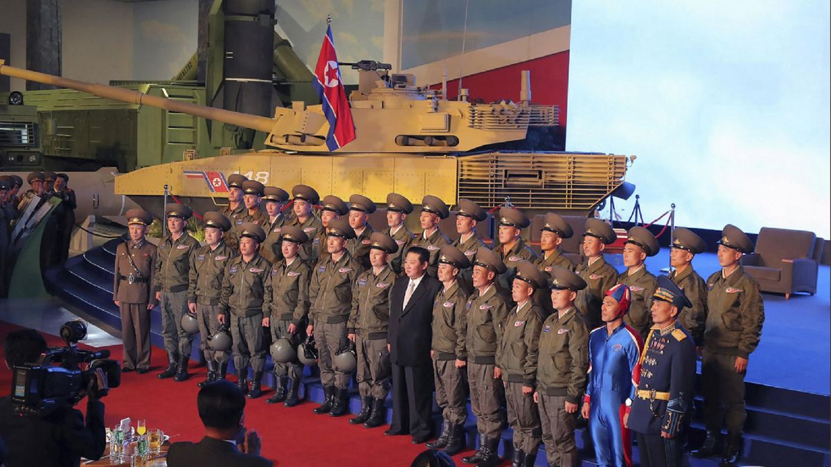 Skradł show na wystąpieniu Kim Dzong Una.