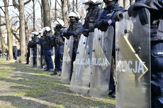 Protest z udziałem m.in przedstawicieli Strajku Przedsiębiorców w okolicy pl. Piłsudskiego