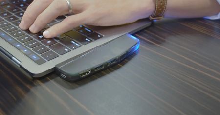 Niecodzienne połączenie HybridDrive. Hub USB, HDMI i czytnik z… dyskiem SSD