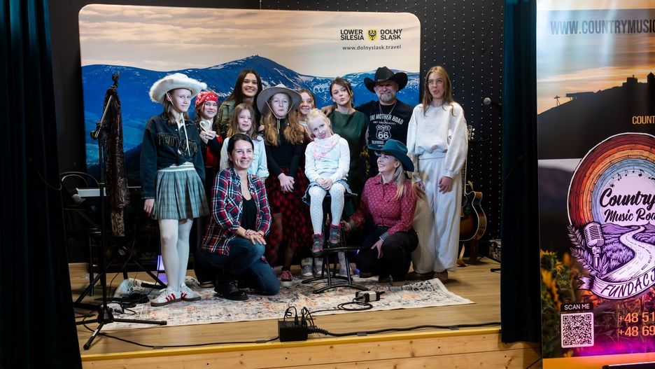 15.11.2025 Finał warsztatów country w MDK Jelenia Góra