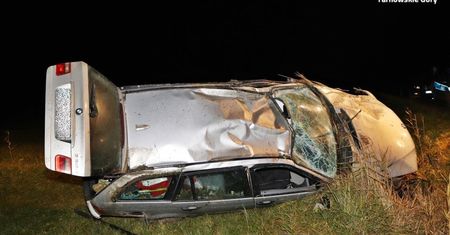 Śląsk. Miał zakaz prowadzenia pojazdów i był pijany. Rajd skończył w rowie