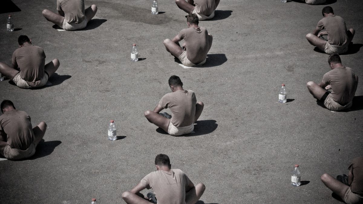 Kandydaci na Navy SEALs podczas "piekielnego tygodnia". Zdjęcie ilustracyjne