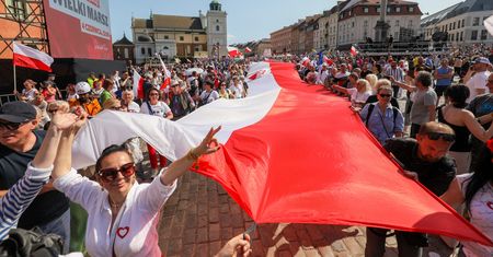Polityk PiS-u zapytany o marsz. Mówi inaczej niż pozostali