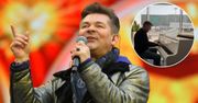 Zenon Martyniuk dał popis na lotnisku Chopina. Nagranie obiegło sieć