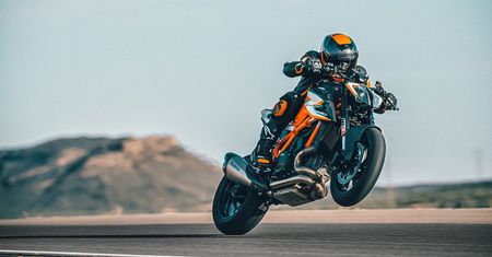 Inżynierowie nie mieli żadnych ograniczeń. Oto limitowany KTM 1290 Super Duke RR