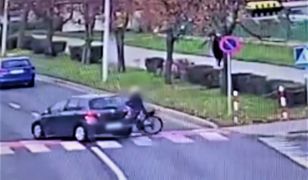 Auto potrąciło rowerzystkę. Nagranie mrozi krew w żyłach