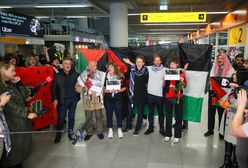 Zatrzymani przez Izrael Polacy wrócili. Na lotnisku padły okrzyki