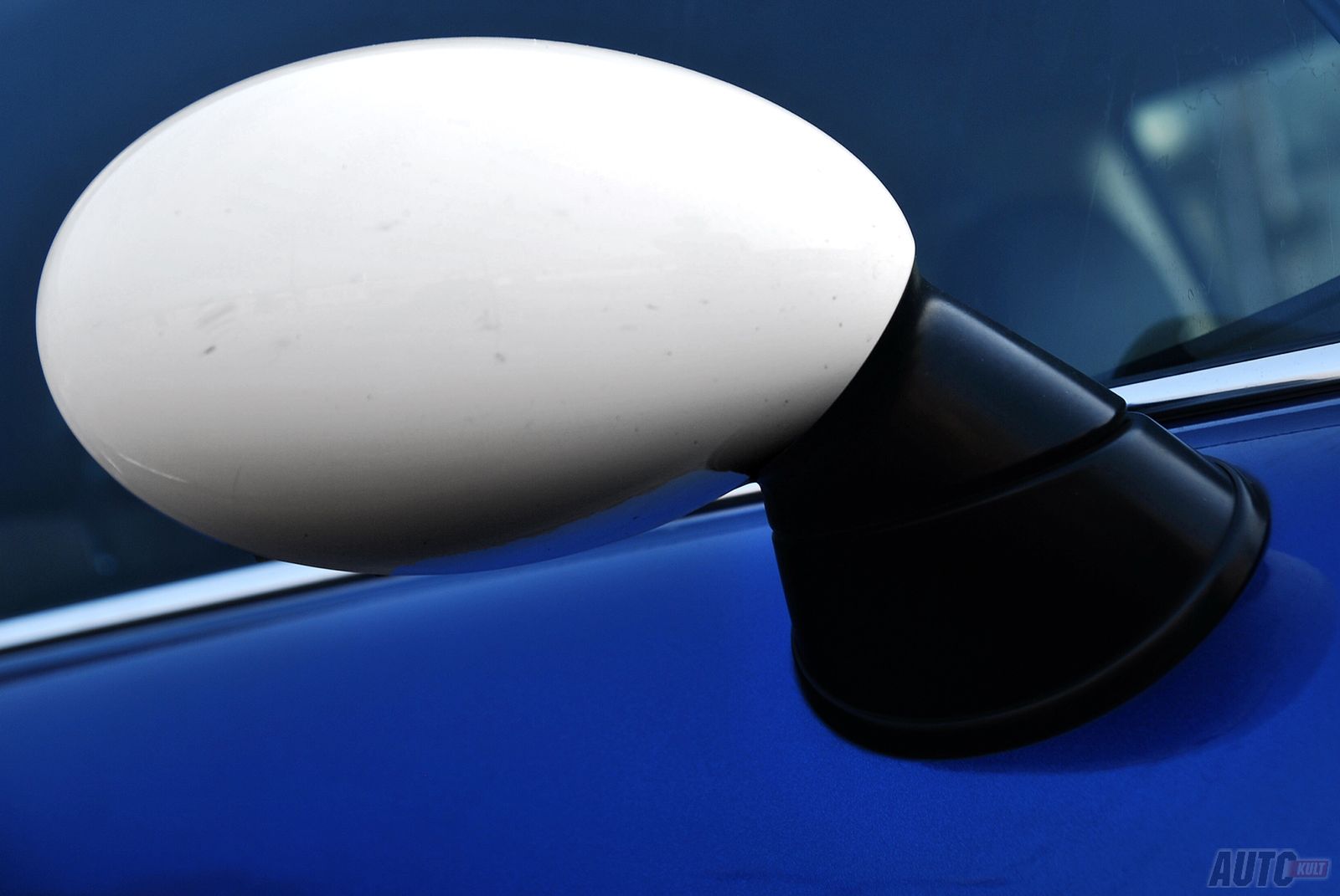 Volkswagen Beetle Sport 2,0 TSI DSG vs. Mini Cooper S