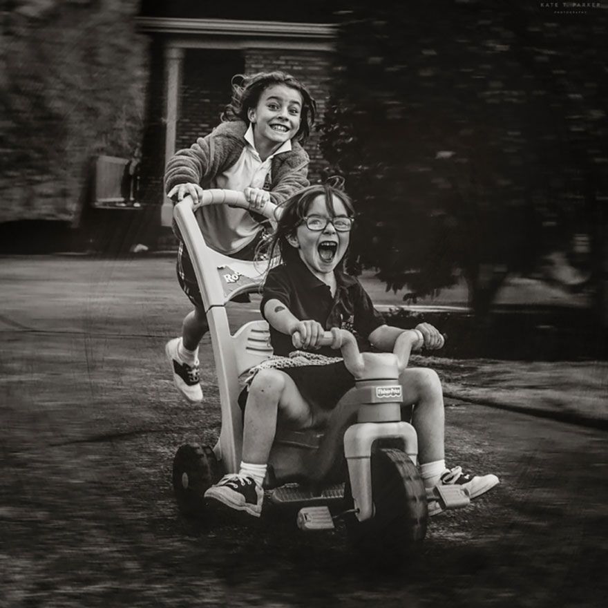 „Strong Is The New Pretty” - mama fotografuje swoje córki, jako młode wojowniczki 23