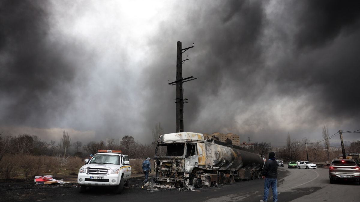 Skutki ostrzału rafinerii Shahran niedaleko odczuwalne wTeheranu