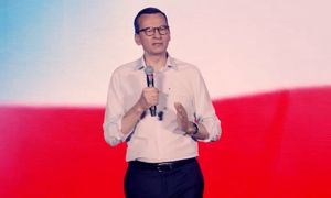 Mateusz Morawiecki chce "cofnąć" Unię Europejską. Neguje dwa traktaty