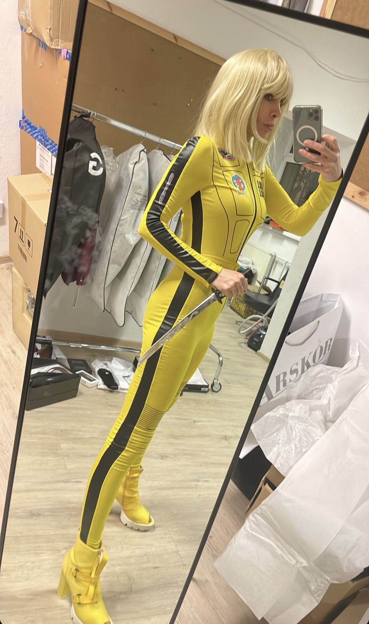 Agnieszka Dygant w żółtym kombinezonie
Instagram/agnieszka_dygant_official