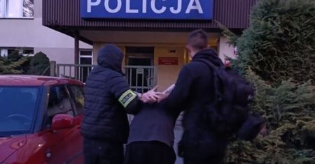 Nożownik zaatakował w autobusie. Ranny 80-latek