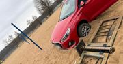 Poznań: 25‑latek ukradł auto z warsztatu. Rajd zakończył na plaży