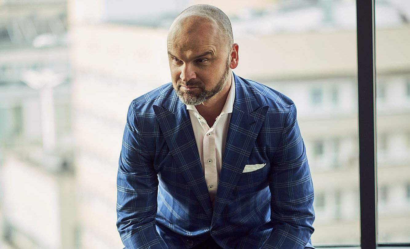 Rafał Brzoska jest prezesem spółki Integer - właściciela InPost i 3 tys. paczkomatów w całej Polsce