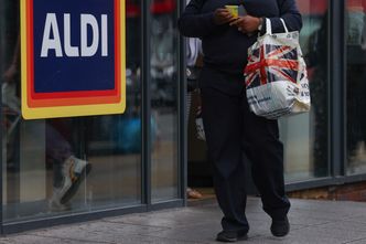 Kryzys zajrzał Brytyjczykom w oczy. Szukają tańszych produktów w dyskontach