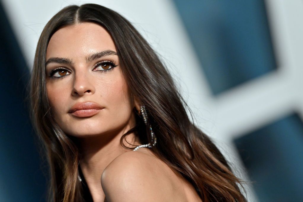 Tak szczera jeszcze nie była. Emily Ratajkowski mówi o przemocy seksualnej