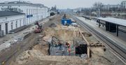 Sosnowiec: Stacja Sosnowiec Główny w przebudowie. Widać pierwsze efekty kolejowej inwestycji. Dojście na peron 3 nadal utrudnione