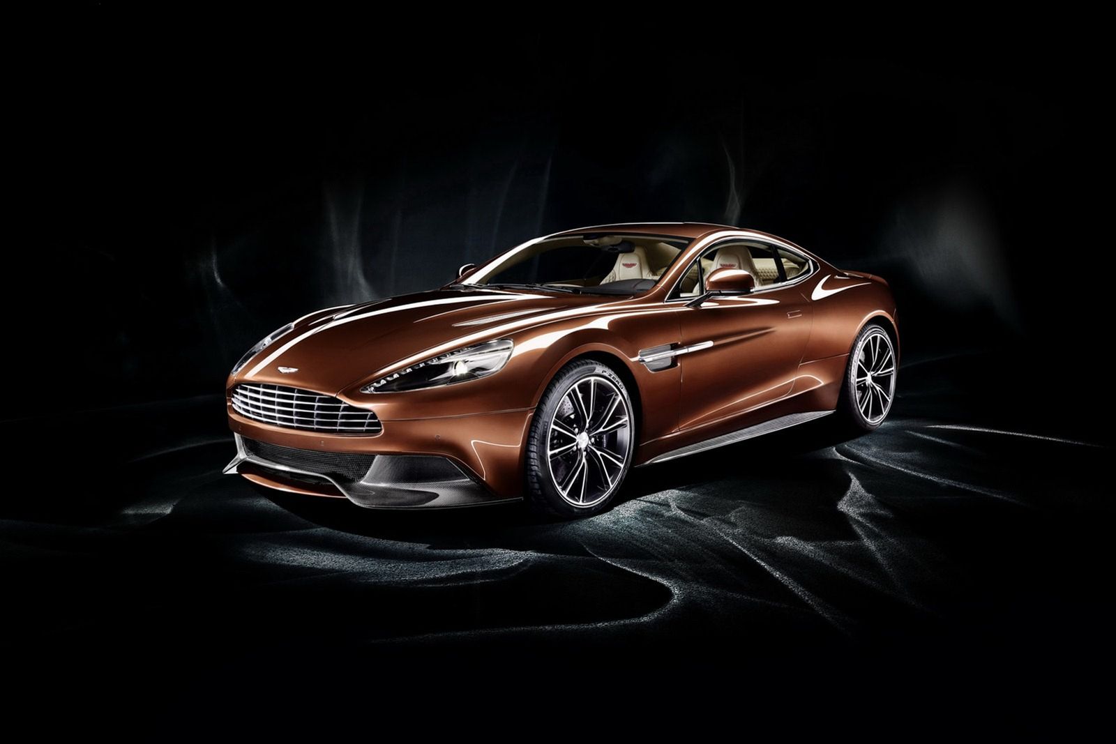 2013 Aston Martin Vanquish - uczta dla oczu [galeria] 40