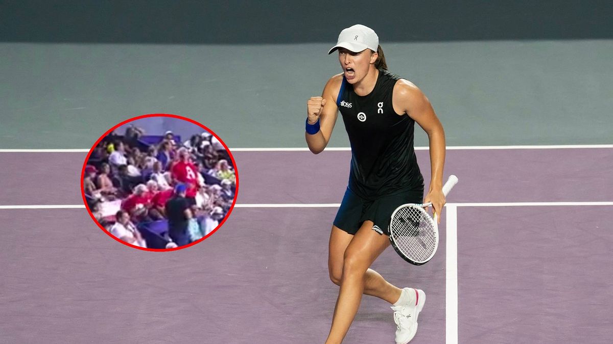 Getty Images / Fred Mullane/ISI Photos / Twitter / WTA / Na zdjęciu: Iga Świątek. W kółku kibice na jej meczu.