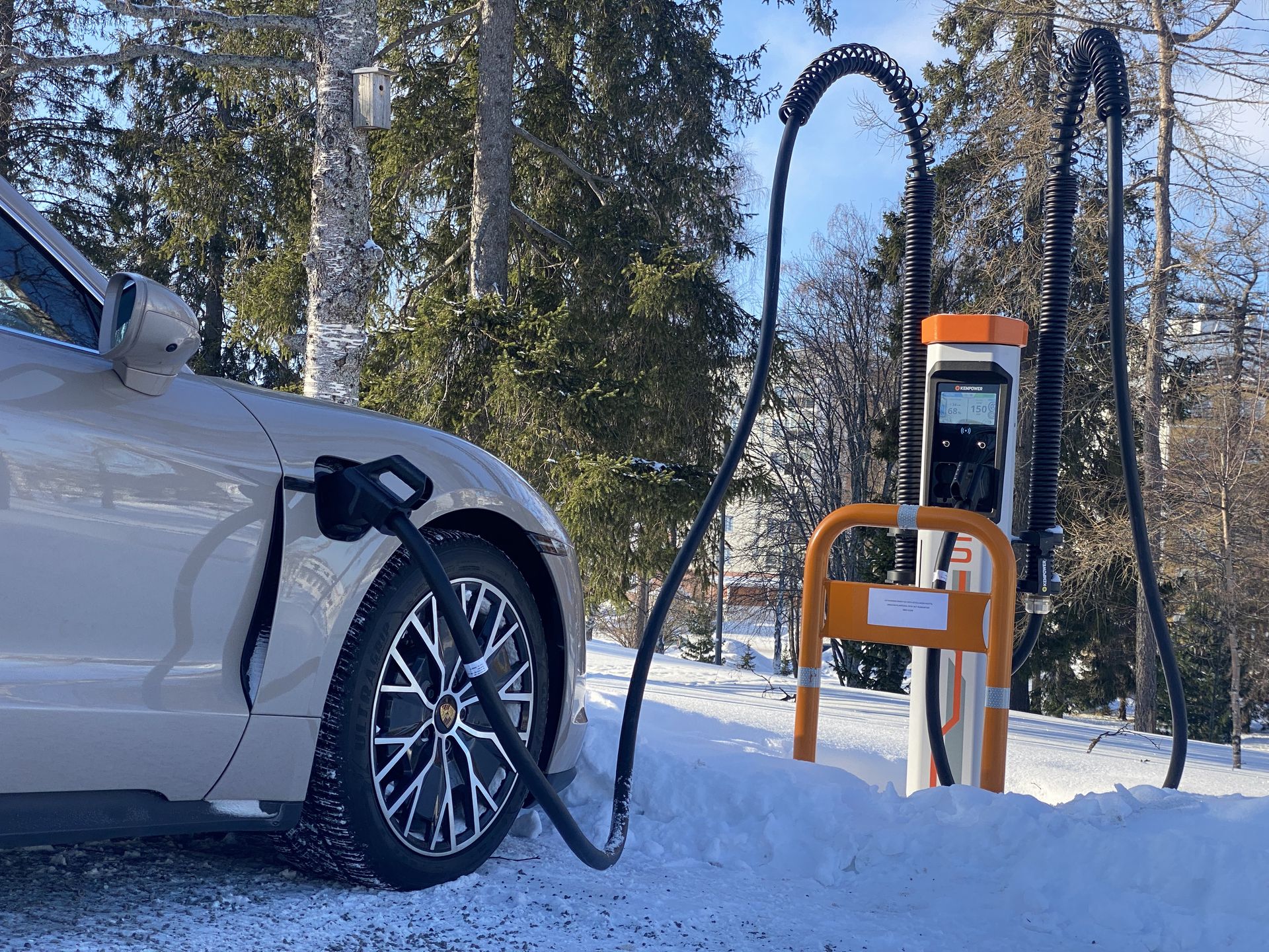 Porsche Taycan 4S Sport Turismo w Finlandii