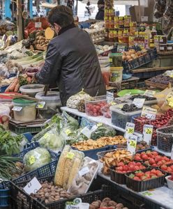 Ceny owoców, warzyw i zbóż szybują w górę. Ekspert podaje powody