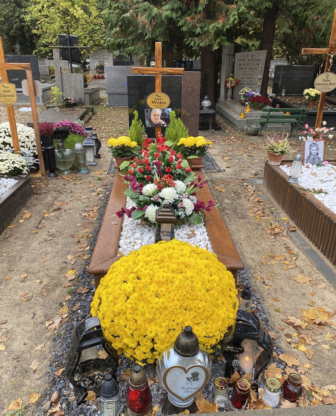 Grób Janusza Weissa już tak nie wygląda