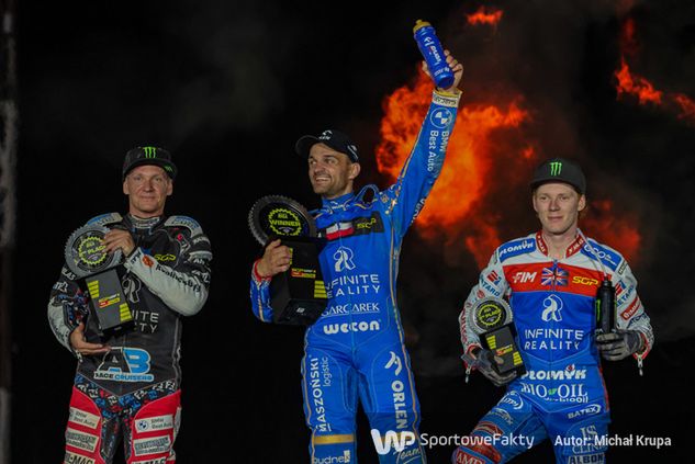 Podium Grand Prix Łotwy. Od lewej: Lindgren, Zmarzlik, Bewley