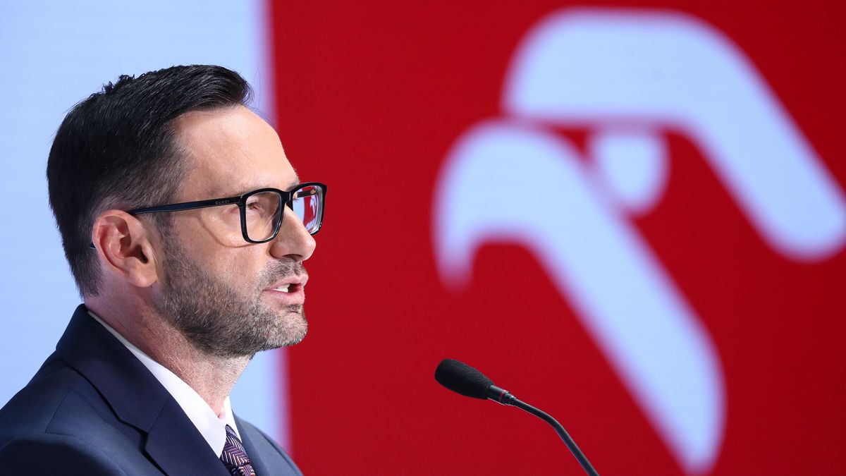 Daniel Obajtek
Tomasz Gzell
kierunki rozwoju, konferencja, pkn orlen, prezes, prezesa, siedziba, strategiczne, ekonomia, firma, rozw�j, strategiczny