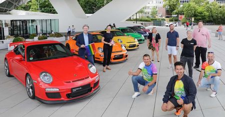Porsche zebrało tęczową rodzinę 911. Tak pokazało swoje wsparcie dla osób LGBT+