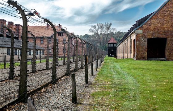 Facebook ukrywa posty Muzeum Auschwitz. Jest reakcja rządu