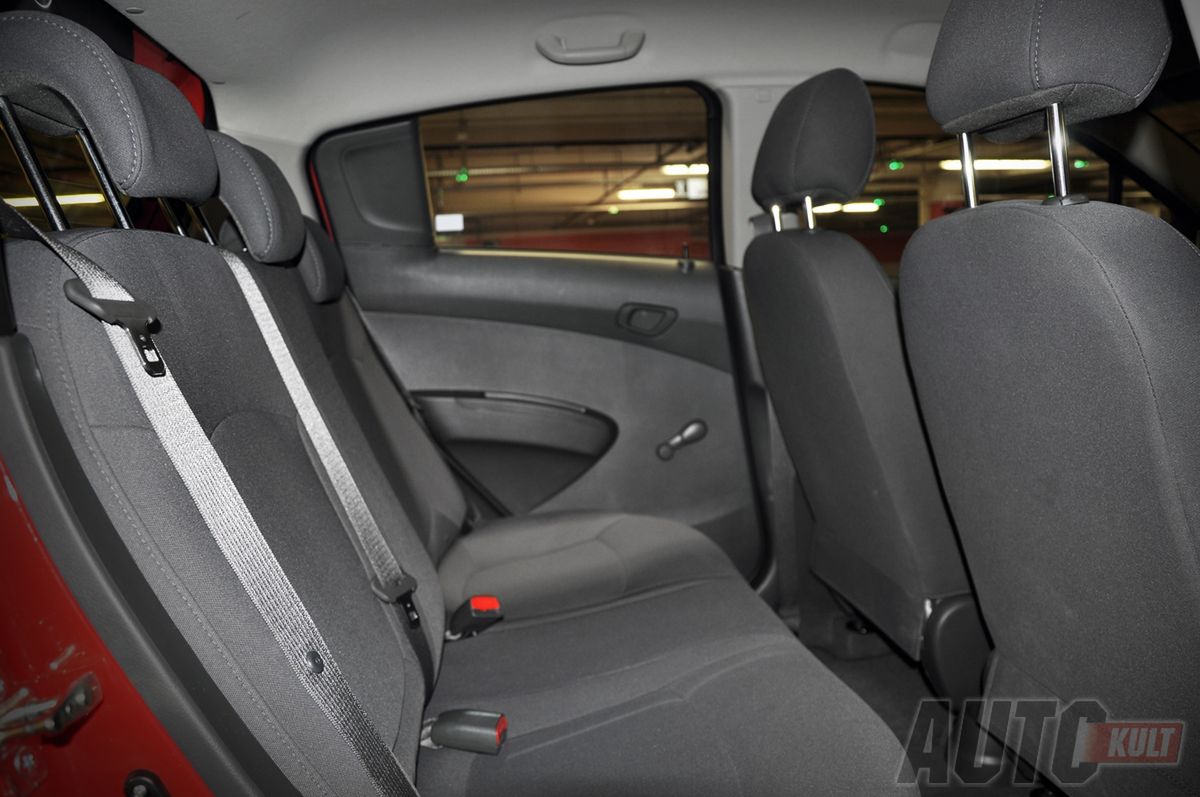 Chevrolet Spark - tylna kanapa