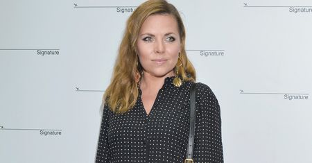 Aleksandra Kwaśniewska nad jeziorem. Zamieściła zdjęcie na łódce