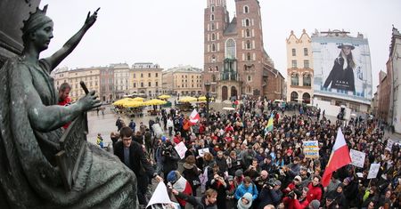 Polacy solidaryzują się z Ukraińcami