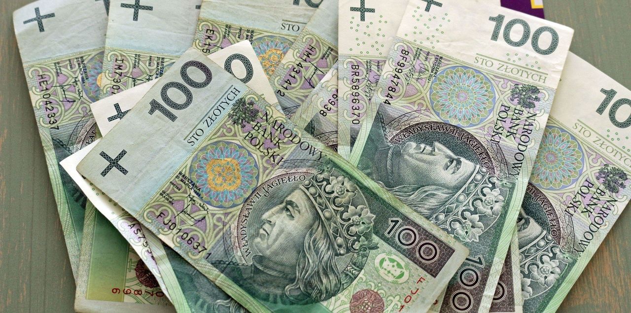 Automatyczna pomoc finansowa dla seniorów od ZUS – 348,22 zł miesięcznie bez wniosku