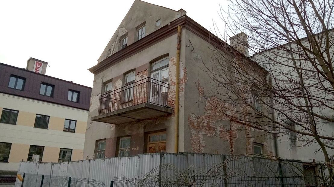 Podczas prac rozbiórkowych przedwojennej kamienicy w Kraśniku odkryto depozyt amunicji niemieckiej kal. 9 mm.