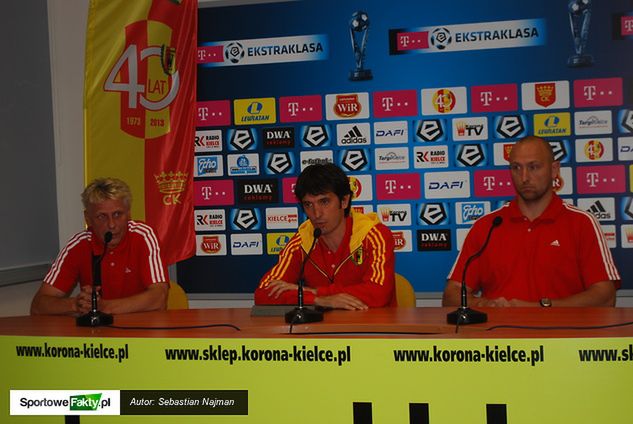 Nowy trener Korony, Jose Rojo Martin (w środku)