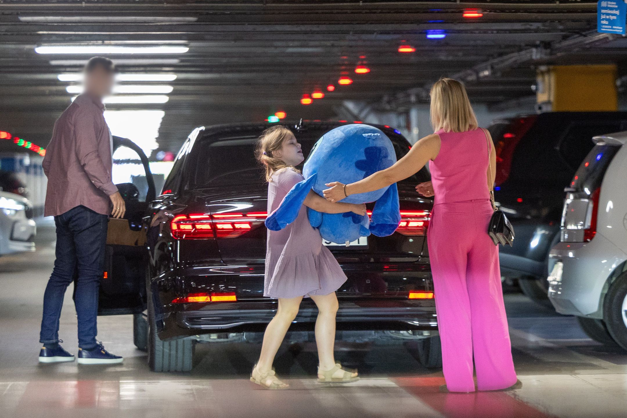 Marta i Kasia Nawrockie na zakupach