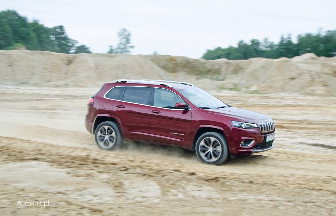 Test: Jeep Cherokee z silnikiem GME 2.0 Turbo ma teraz mocny atut. Dosłownie 272-konny