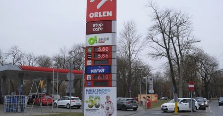 Kolejna obniżka cen paliw na stacjach Orlenu. Daniel Obajtek podał nowe ceny