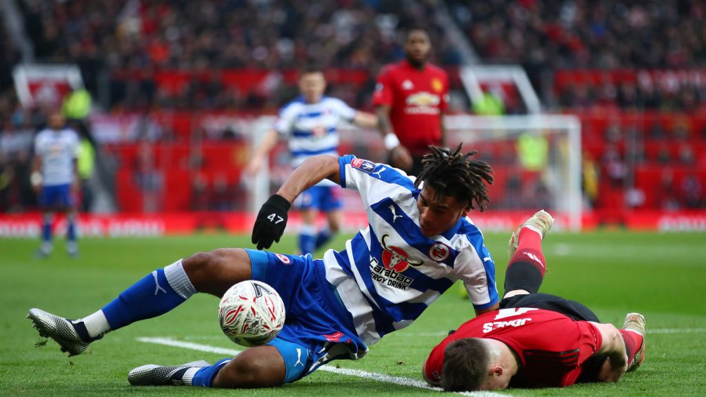 Zdjęcie okładkowe artykułu: Getty Images / Clive Brunskill / Na zdjęciu: Phil Jones w meczu z Reading